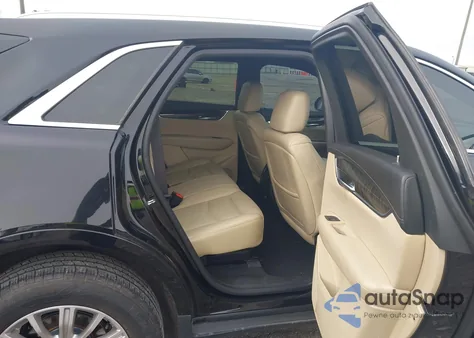 2017 Cadillac Xt5 Standard z USA, uszkodzony, nr VIN 1GYKNARSXHZ209347